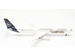 Herpa 572774 Lufthansa Airbus A330 300 Fanhansa Diversity Wins D AIKQ