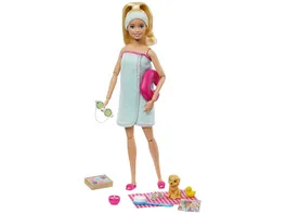 Barbie Wellness Spa Puppe und Spielset mit Huendchen und 9 Zubehoerteilen