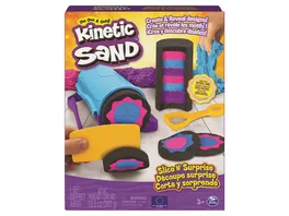 Spin Master Kinetic Sand Slice n Surprise Set mit 3 Sandfarben und 7 Werkzeugen fuer tolle Muster