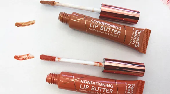 Lip Butter "Nude is glowing"