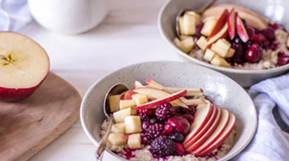 Hafer-Porridge mit Obst