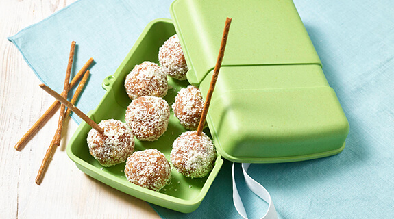 Erdbeer Cakepops mit weißer Schokolade