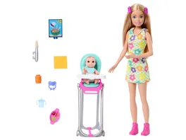 Barbie Skipper Babysitters Inc und Spielset enthaelt Puppe Baby und Essenszubehoer 10 teiliges Set