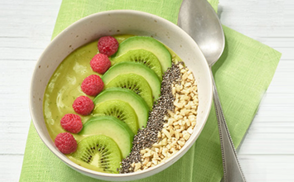 Grüne Avocado-Smoothie-Bowl